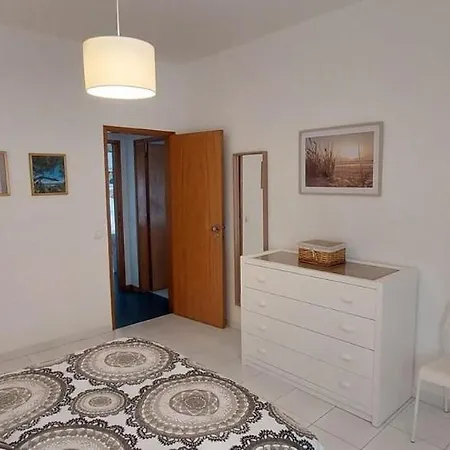 Spacious 2-bedroom At Da Rocha Διαμέρισμα *