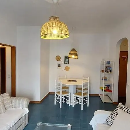 Spacious 2-bedroom At Da Rocha Apartment Portimao