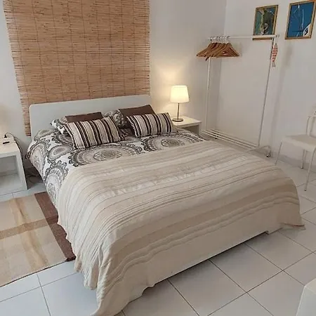 Spacious 2-bedroom At Da Rocha *