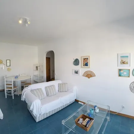 Spacious 2-bedroom At Da Rocha Apartment